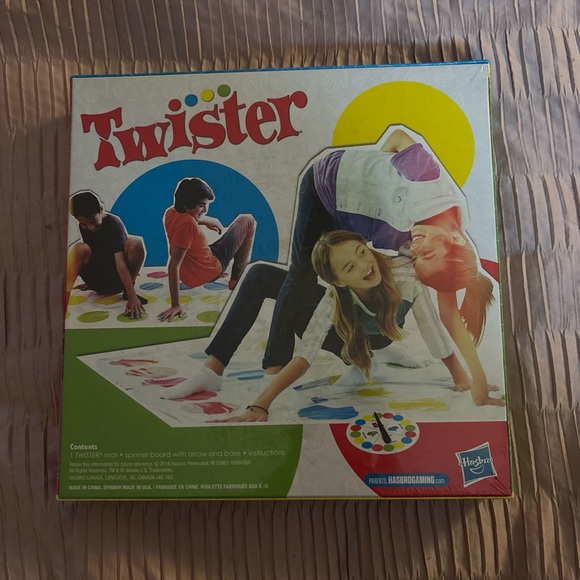 HASBRO TWISTER - Picture 3 of 3
